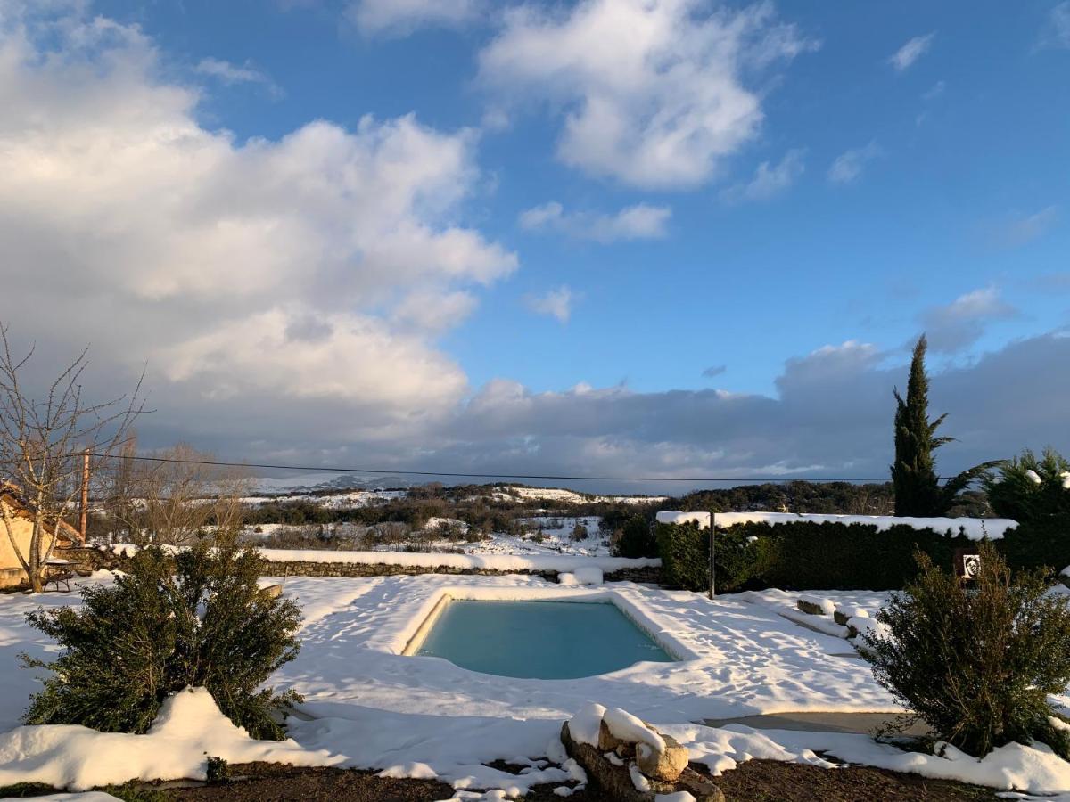 Casa Rural De Un Artista En Plena Naturaleza Piscina Y Parque De Esculturas En Вильяркайо Экстерьер фото